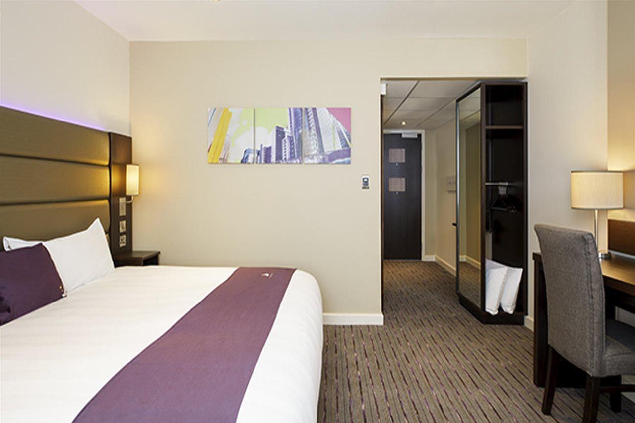 Premier Inn Watford Central Kültér fotó