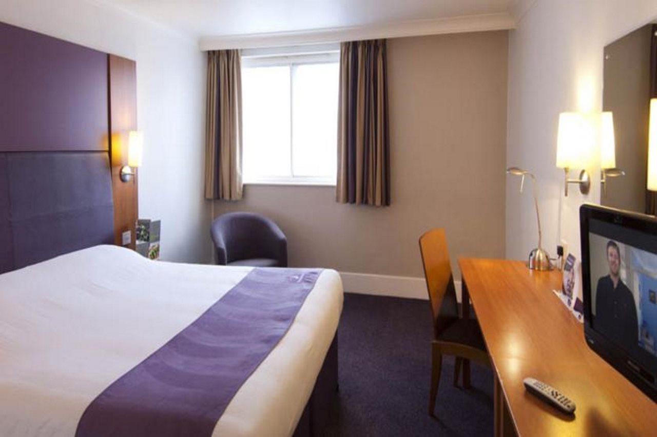 Premier Inn Watford Central Kültér fotó