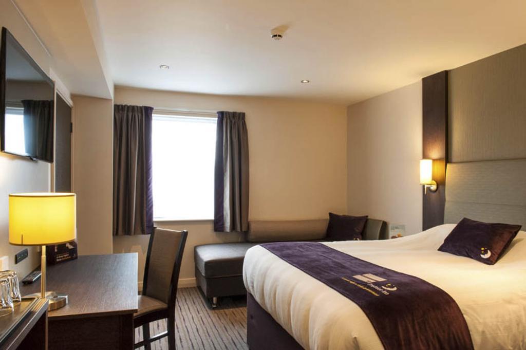 Premier Inn Watford Central Kültér fotó