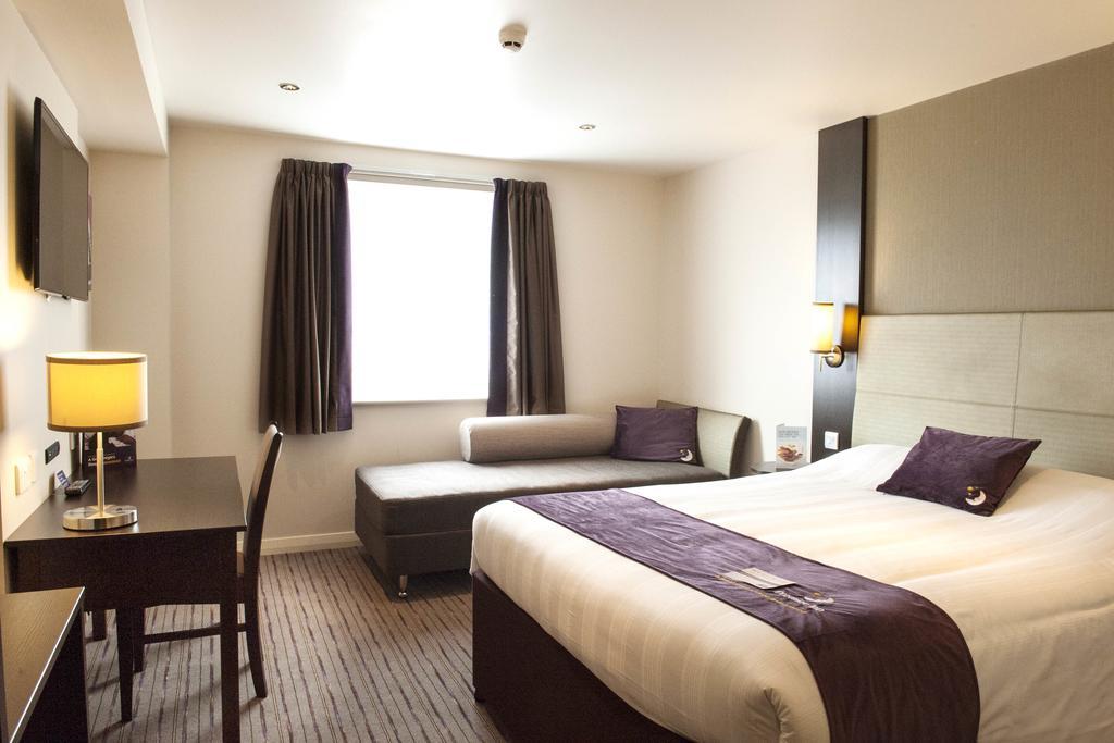 Premier Inn Watford Central Kültér fotó
