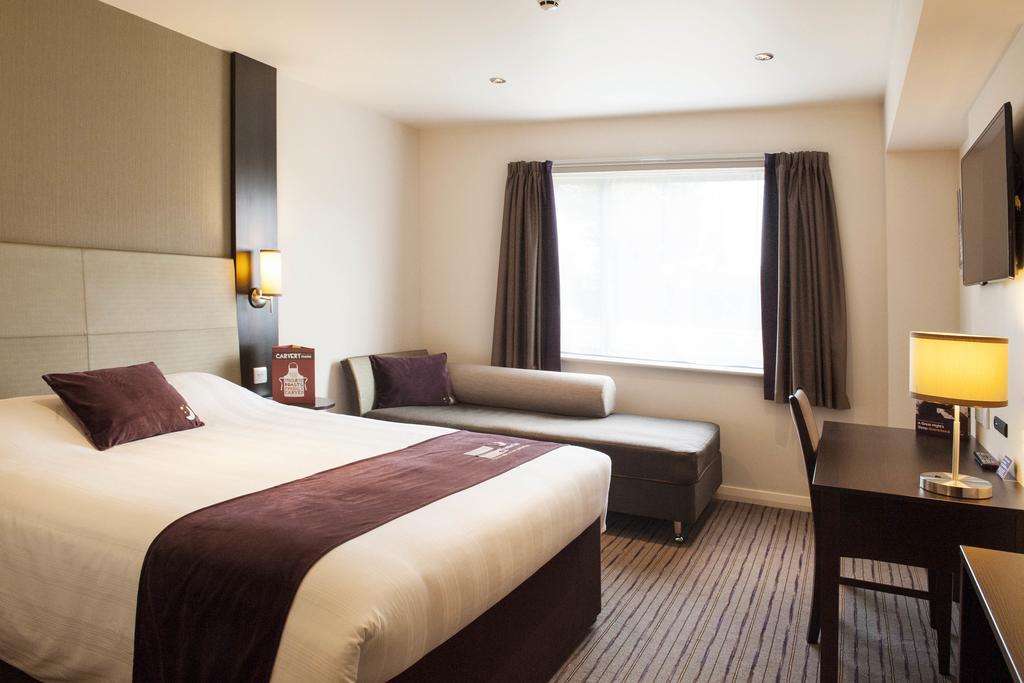 Premier Inn Watford Central Kültér fotó