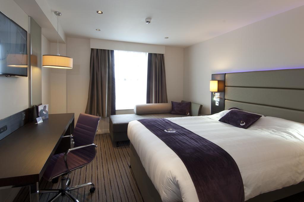 Premier Inn Watford Central Kültér fotó