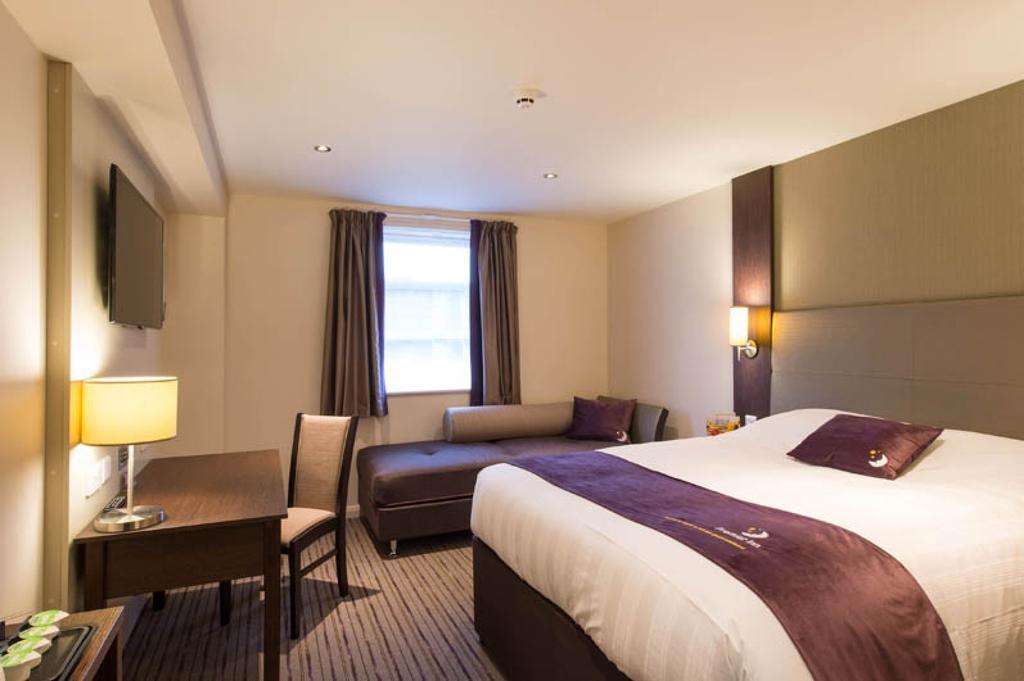 Premier Inn Watford Central Kültér fotó